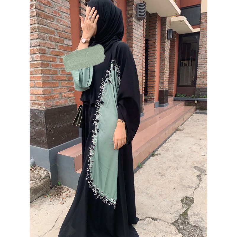 abaya hitam shireen