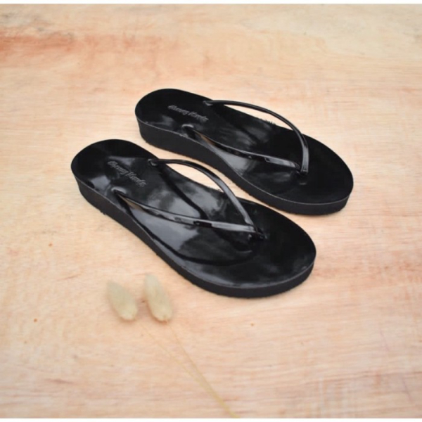 Dijual SENDAL SPON TERBARU 0.0 jepit SENDAL KARET SPON TERLARIS - Hitam glosy 36 Diskon