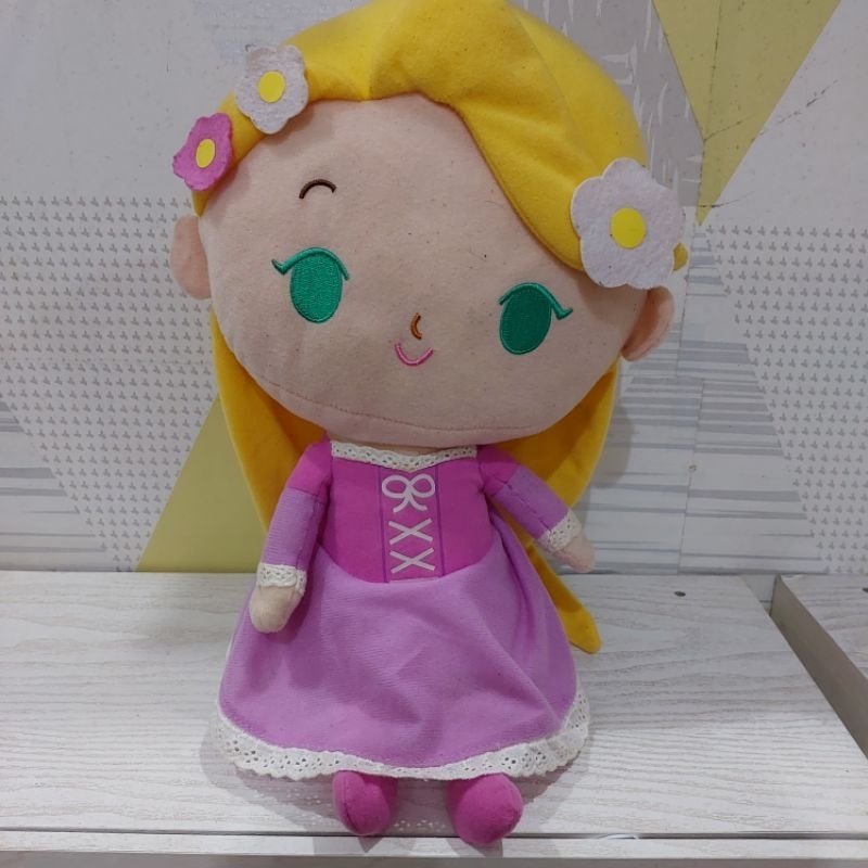 Boneka rapunzel