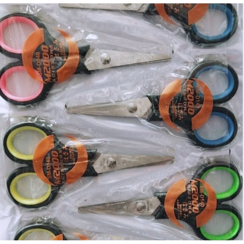 

Gunting Kecil panjang 12 dan 15 cm