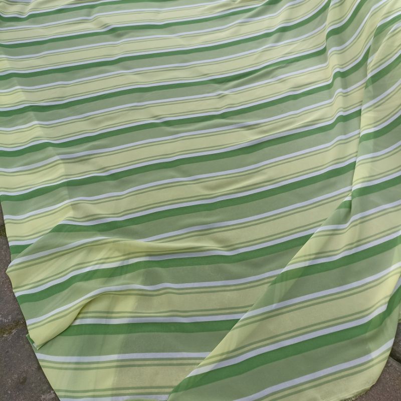 kain salur // kain motif salur // kain ceruty ceruty motif salur