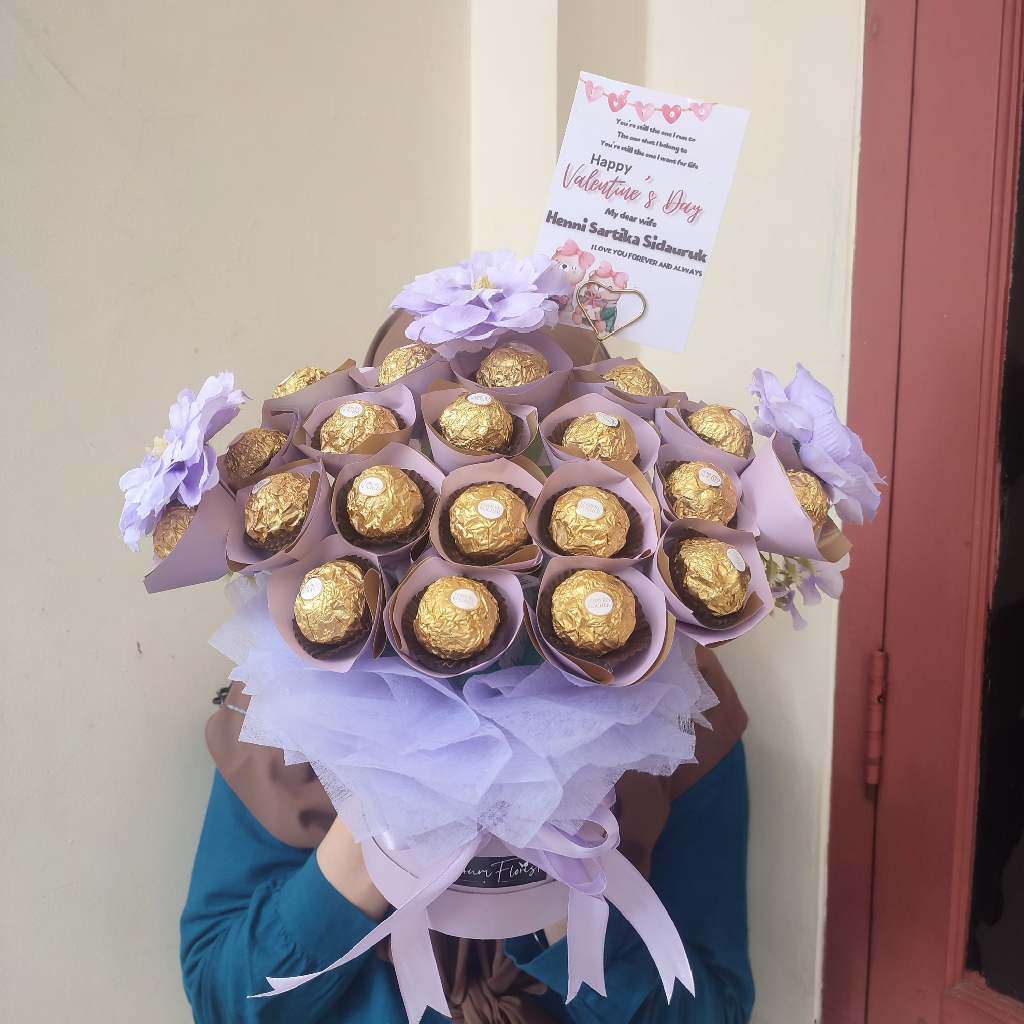 

( BISA DI KIRIM KELUAR KOTA ) Fererro Rocher Bloom Box Fererro Rocher Cokelat Italia