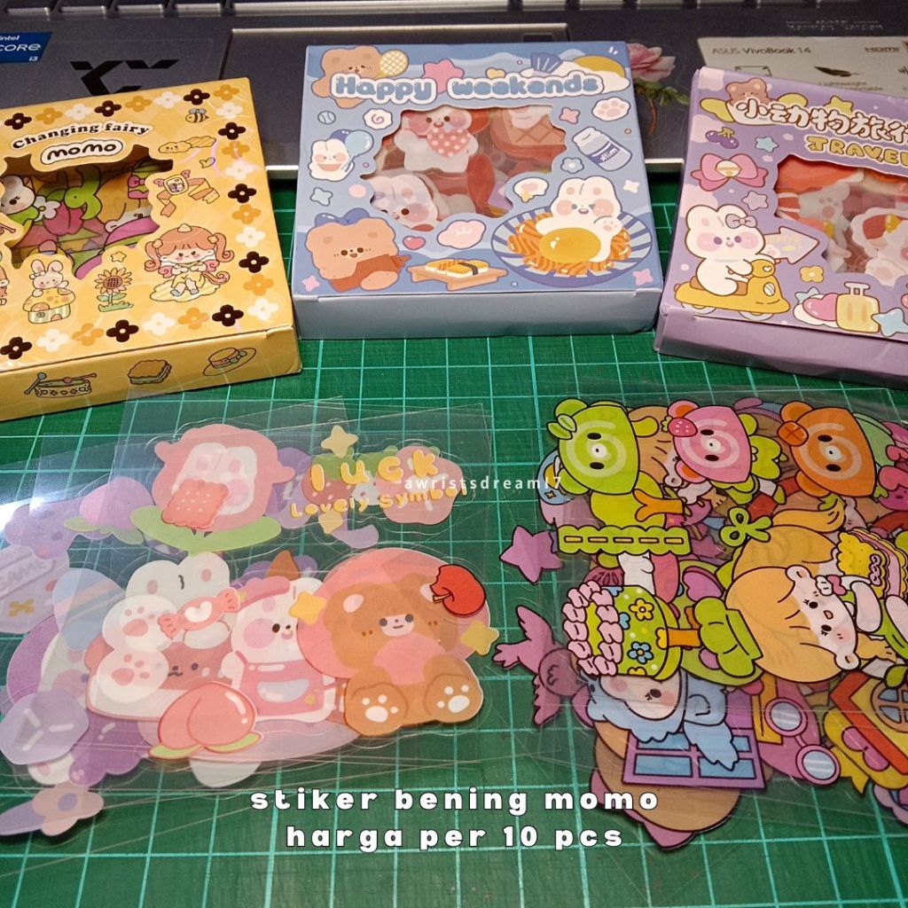 

[MIN ORDER 15K CAMPUR] stiker momo per 10 pcs sticker waterproof berwarna