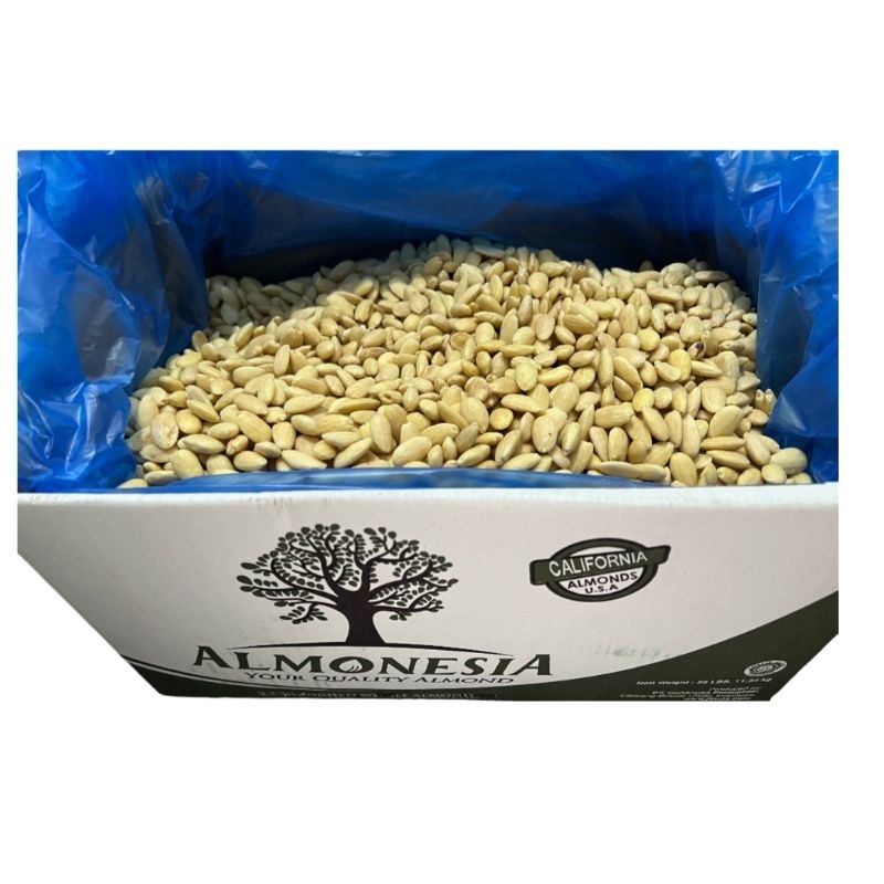 

Almond Blanched Whole 1kg / Kacang almond utuh tanpa kulit ari