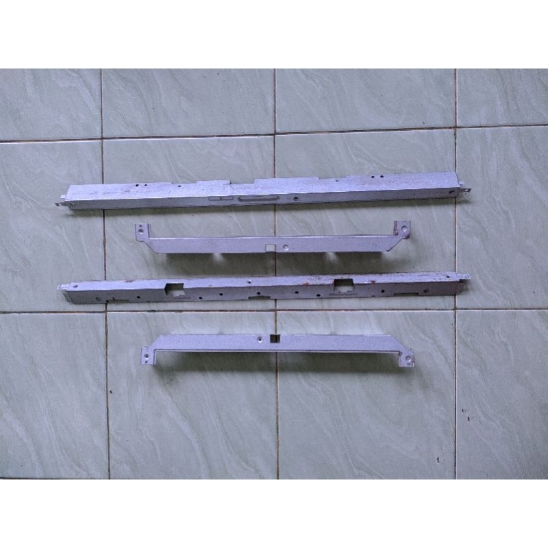 cover besi pelindung panel Tv lcd toshiba 32 inch 32hv10e2