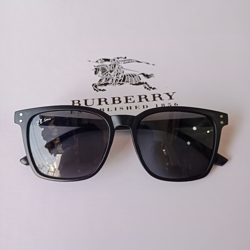 Kacamata Hitam Rayban Fashion Cowok Cewek Kualitas Premium Lensa Anti Sinar UV 400