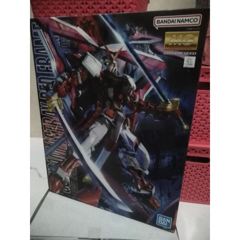 Gundam MG 1/100 Gundam Astray Red Frame Kai Bandai
