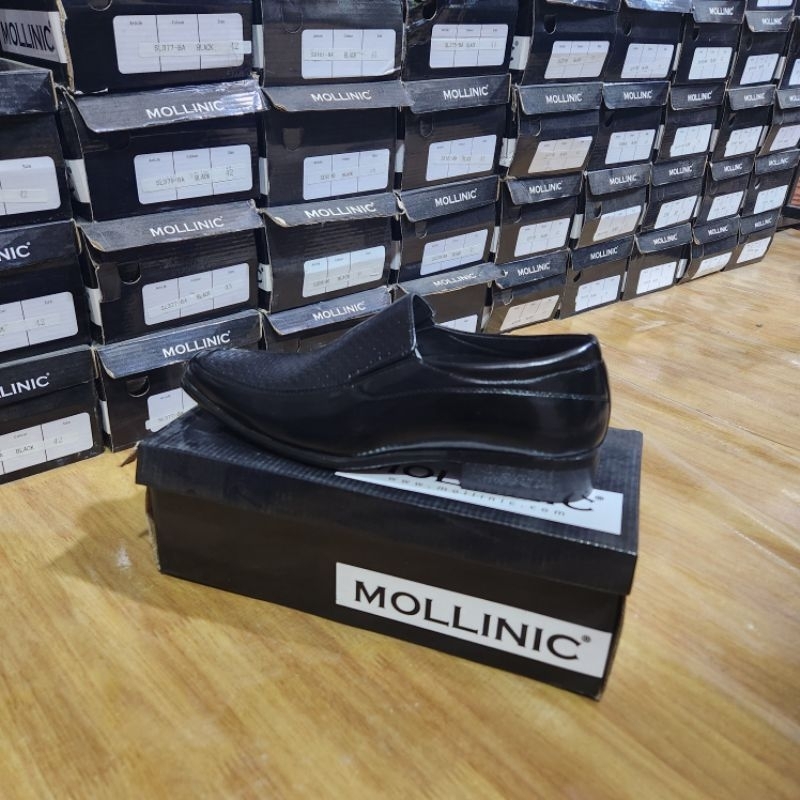 sepatu pantofel pria,,sepatu Formal Black MOLLINIC