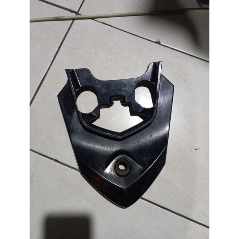 cover rear center/sambungan body samping vario 125 old bolham kzr minus kancingan kecil patah origin