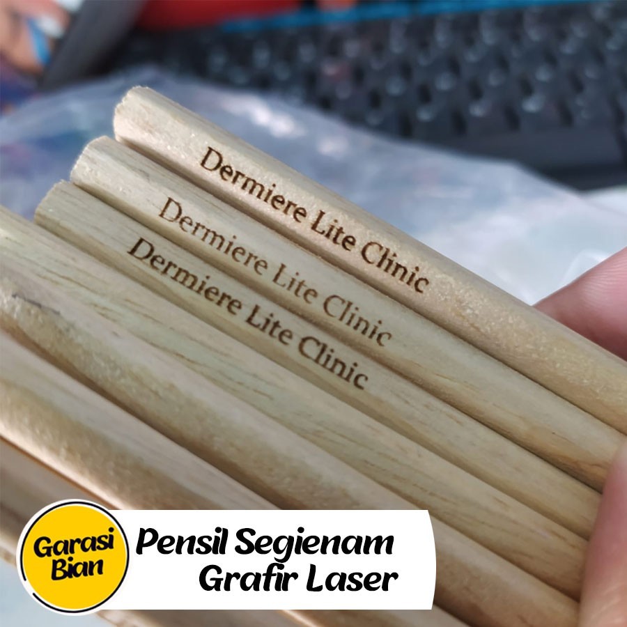 

Paket Grosir Custom Grafir Laser Pensil Kayu Segienam Cetak Nama / Logo Tip 2B - Polos