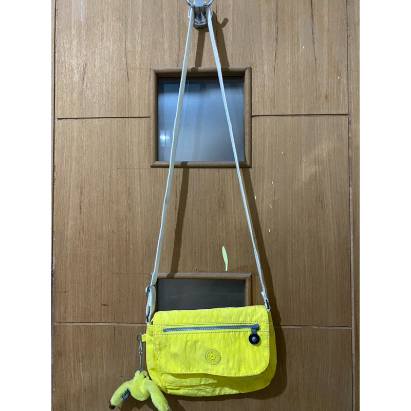 Preloved Tas Selempang untuk Wanita/Pria