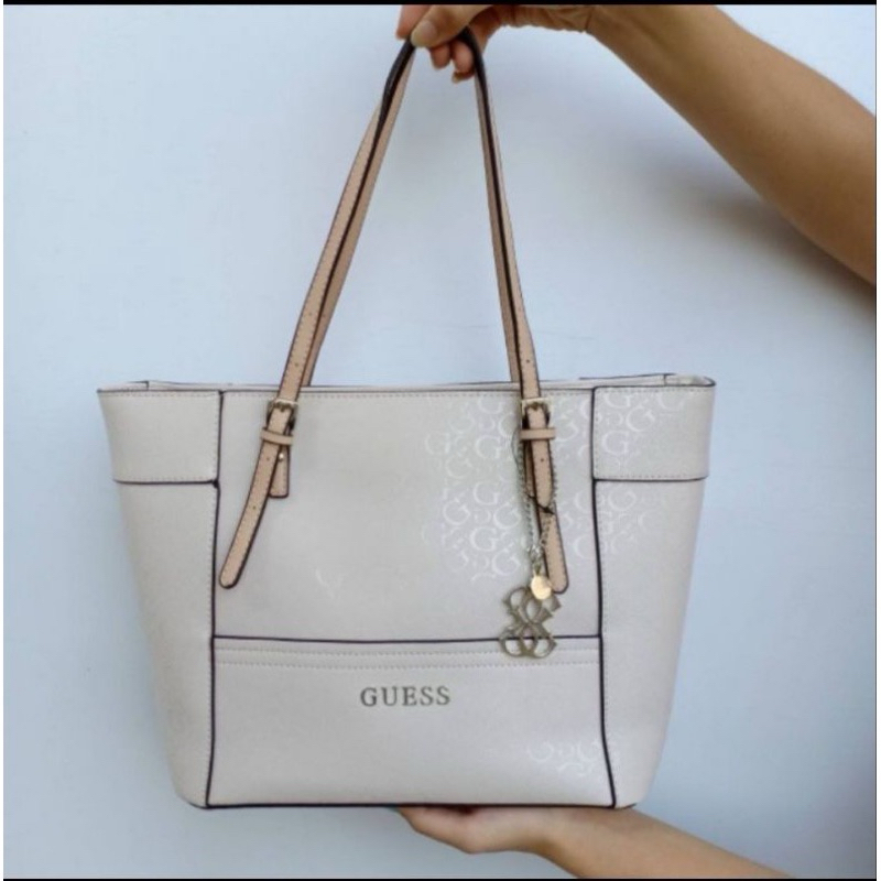GUESS DELANEY COATED HOLOGRAM TOTE BAG
