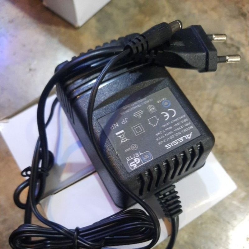 adaptor Alesis 9 volt