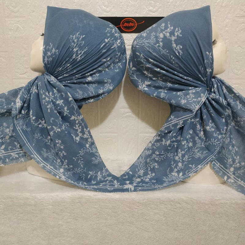 MOTIF FARSYA ADEEVA (NH51-NH100) SEGIEMPAT DEENAY KW WEARING KLAMBI BUTTON SCARF HIJAB HEAVEN LIGHT