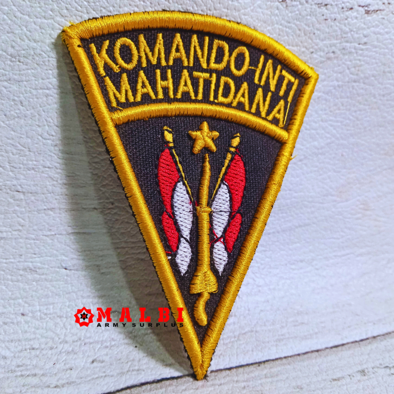 Atribut Bet Badge PEMUDA PANCASILA Komando Inti Segitiga Timbul