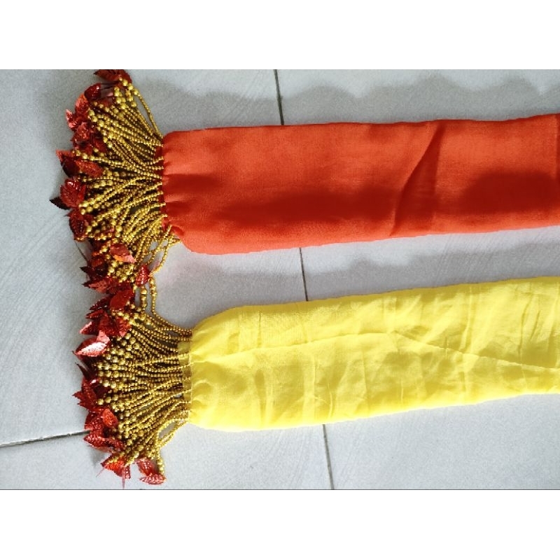 sampur/selendang tari daun merah