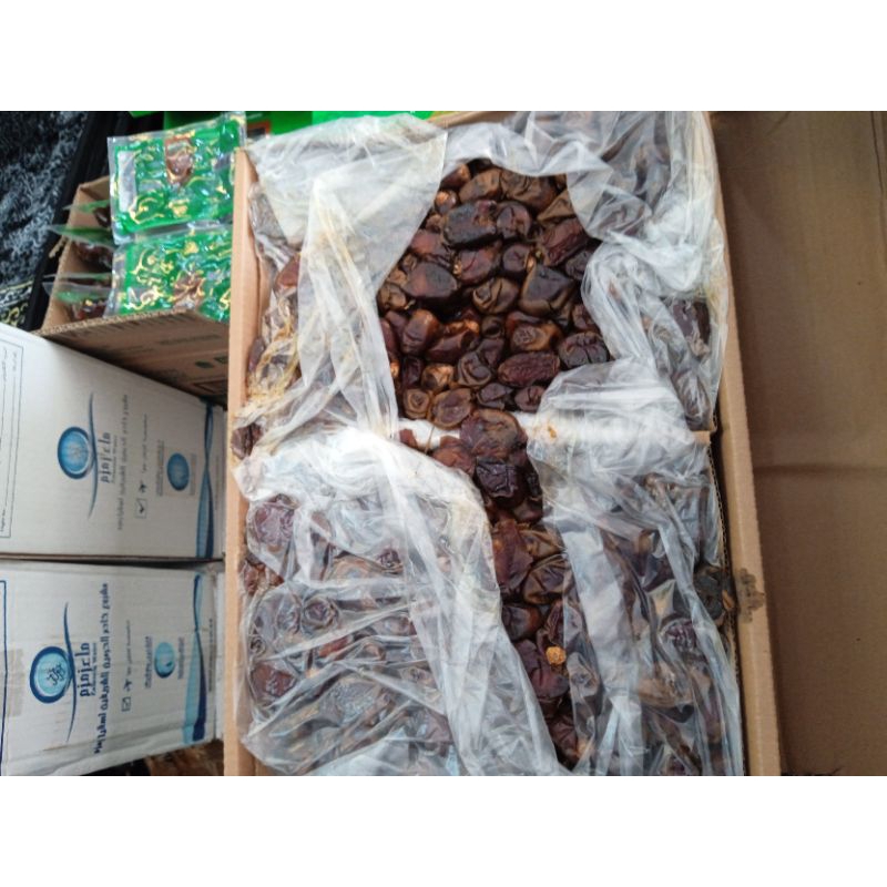 

Kurma mesir 1000gram premium dates