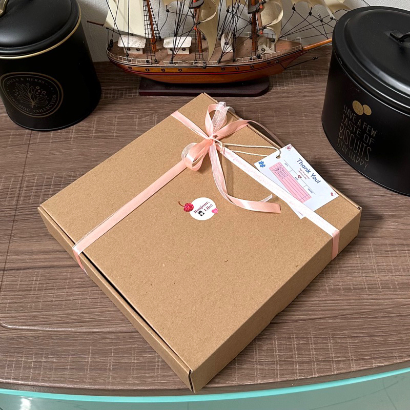 

Extra Gift Box + Kartu Ucapan