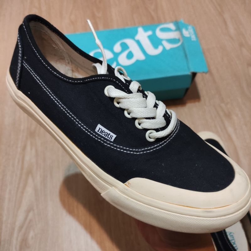 Neats - Polar Black Size 9/42