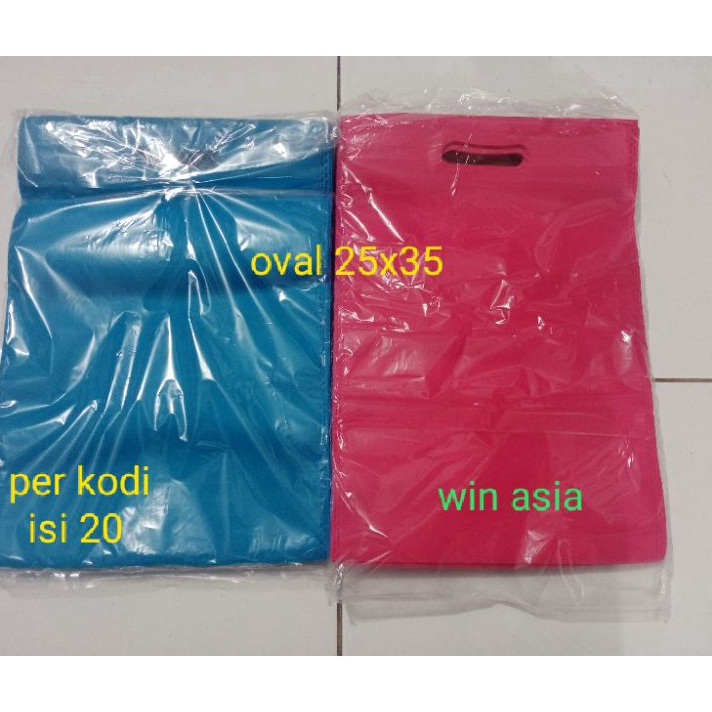 

Berikan Hadiah yang Dapat Diingat Seumur Hidup 2pcs Goodiebag OVAL 25X35 tas kain tas oval tas souvenir tas ulang tahun tas sembako tas acara
