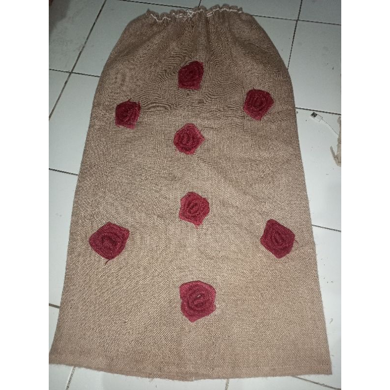 Baju daur ulang karung goni bekas model ROK SPAN motif mawar