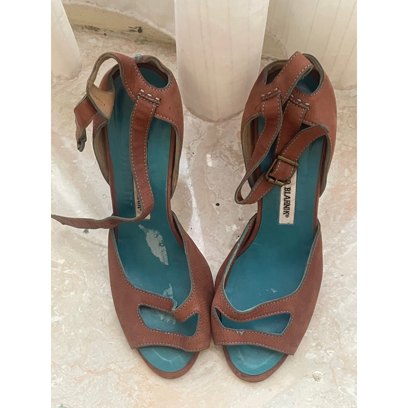 preloved manolo blahnik heels