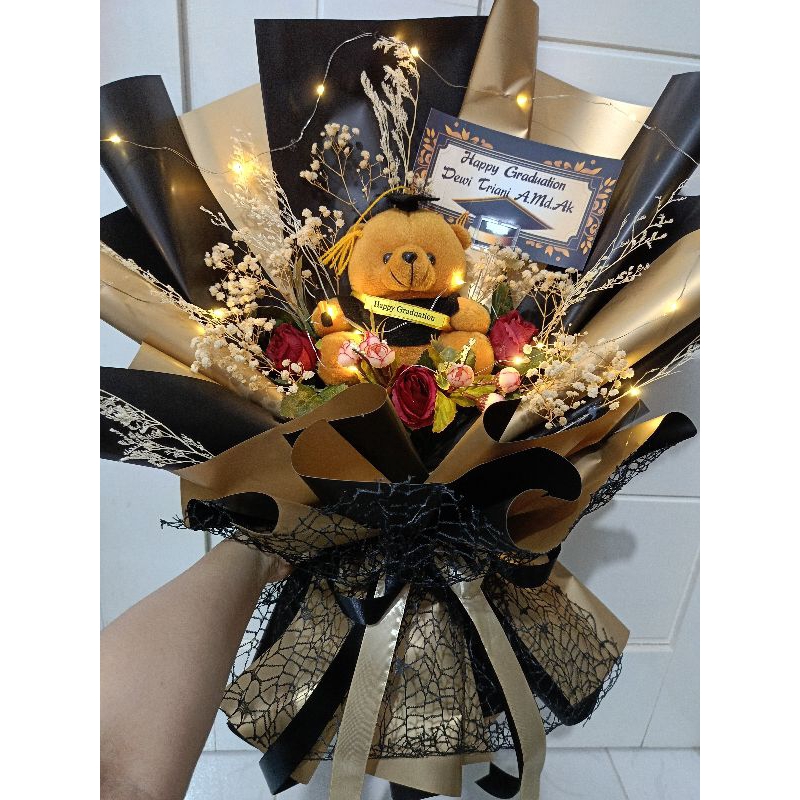 BUKET WISUDA / BUNGA WISUDA / GIFT WISUDA / HAMPERS WISUDA / KADO WISUDA / BONEKA WISUDA / BUKET LAM