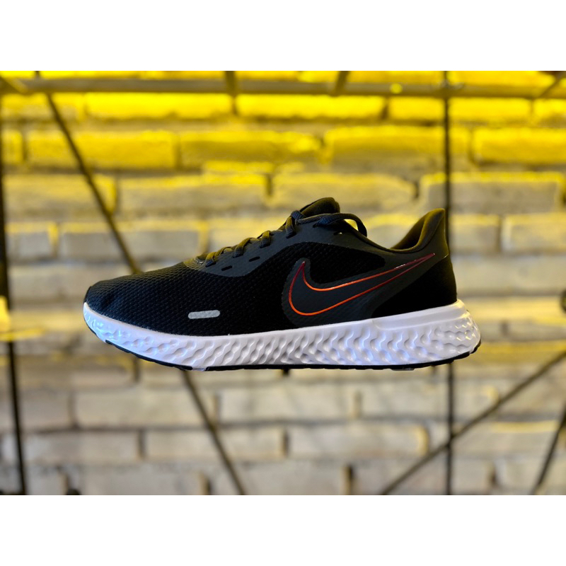 Sepatu Running Nike Revolution 5 ORIGINAL