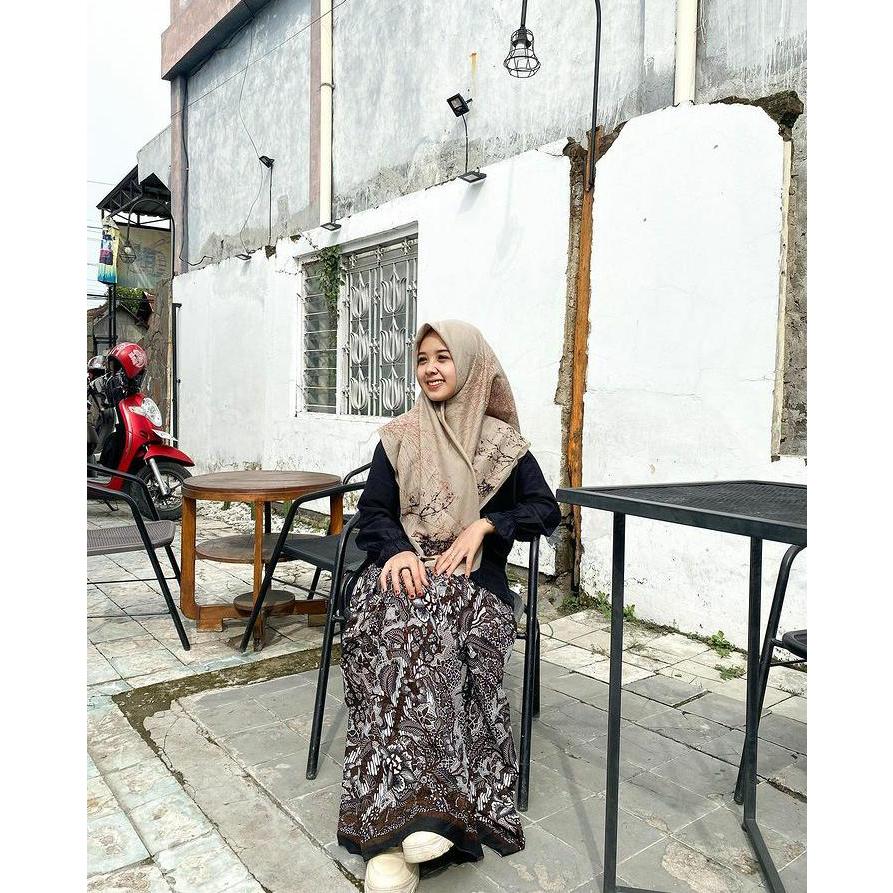 Sarung Wanita Batik Khas Pekalongan - Sarung Batik
