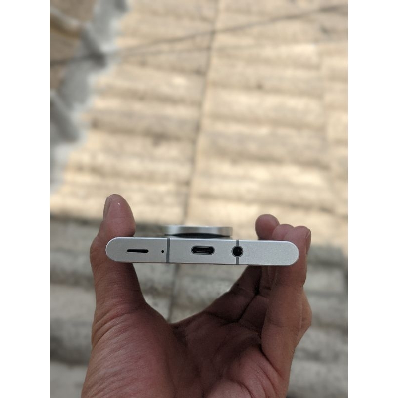 Leitz Phone 2 like Resmi Bea Cukai