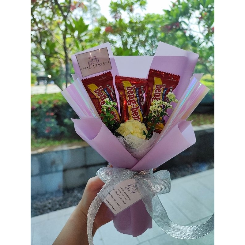 

{ BISA INSTANT }Buket Snack regular / buket snack/Buket Valentine/Buket hadiah wisuda