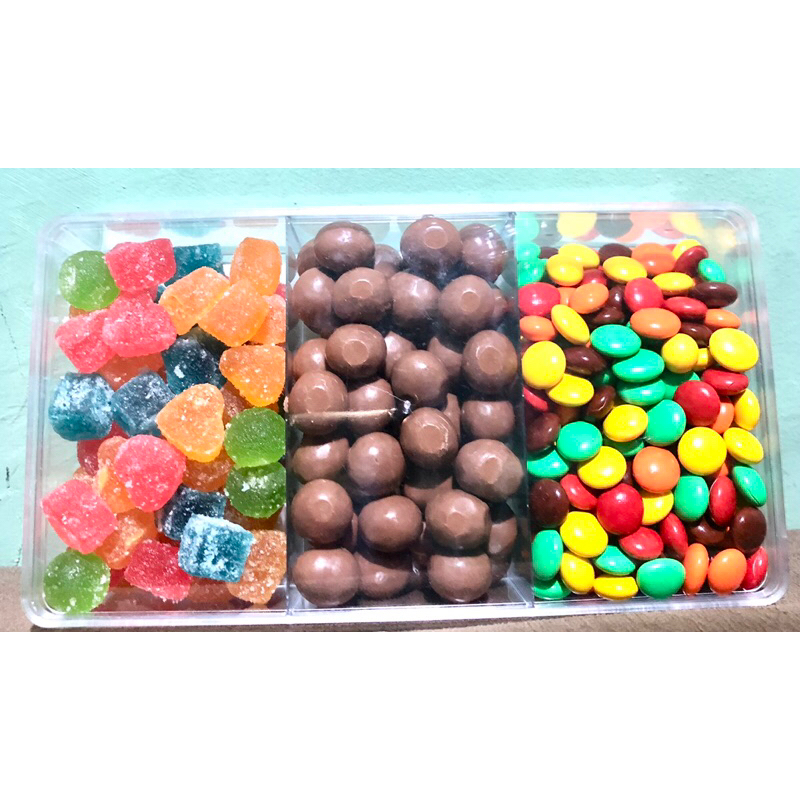 

PAKET COKELAT LEBARAN/HAMPERS COKELAT MIX VARIAN (T-041)