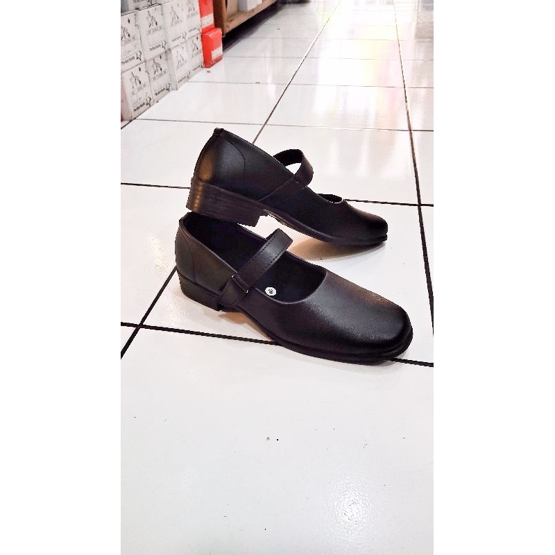 pantofel wanita paskibra