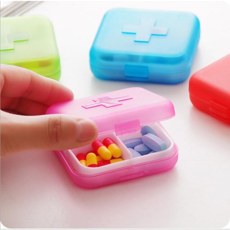 

Kotak Obat Harian Box Sekat Obat Rutin Kecil Tempat Obat / Aksesoris