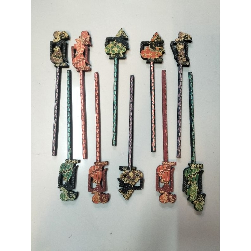 

10pcs pensil kayu wayang batik dan hewan/souvenir jogja