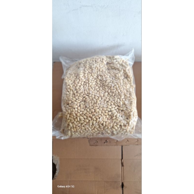 

Kacang Kupas Import uk. Jumbo 25/29