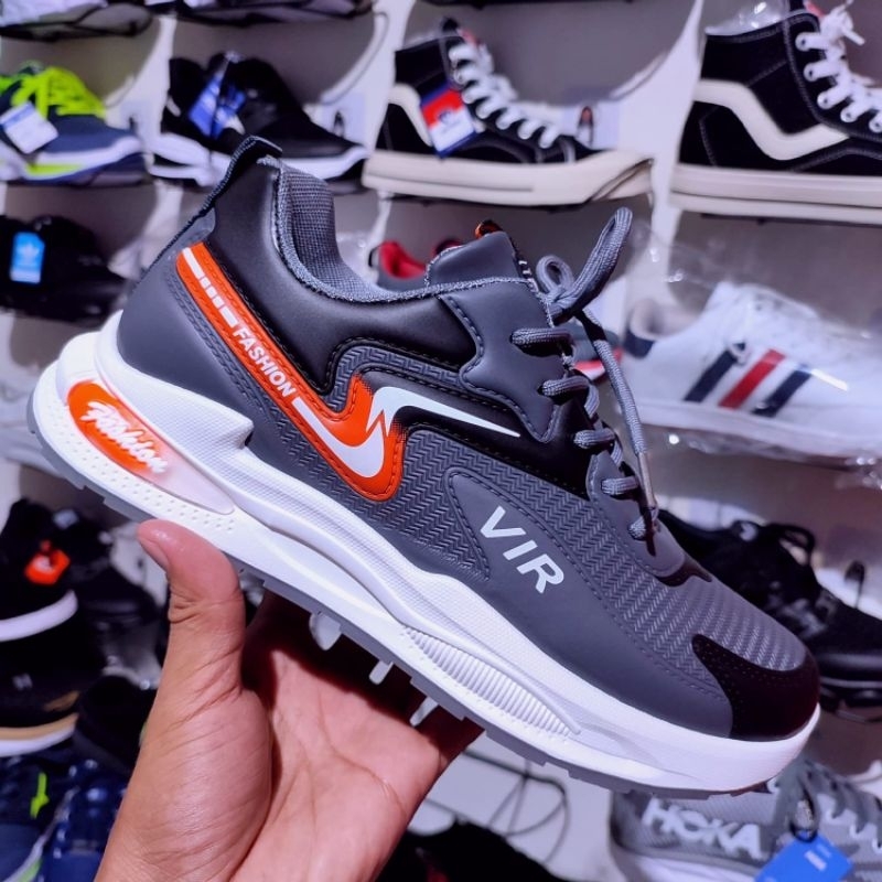 Sepatu Sneakers Pria Import Original 100% Sepatu Casual Runing Fashion Sports
