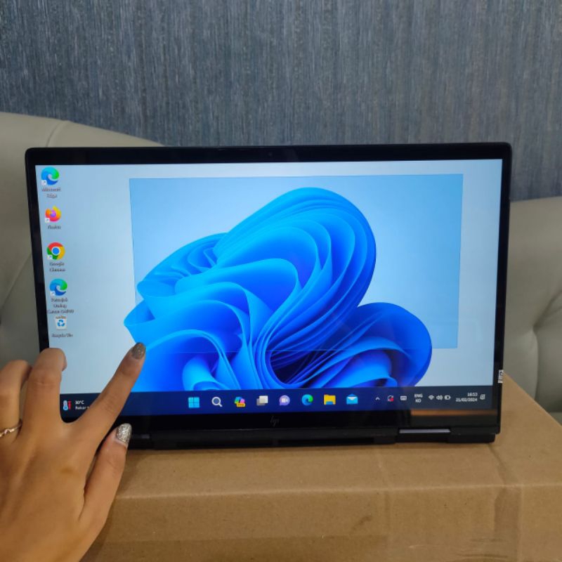 Laptop HP Envy X360 Convertible-ay0006AU Amd Ryzen 7-4700U Ram 16Gb/SSD 512Gb Flip 360° Touchscreen 