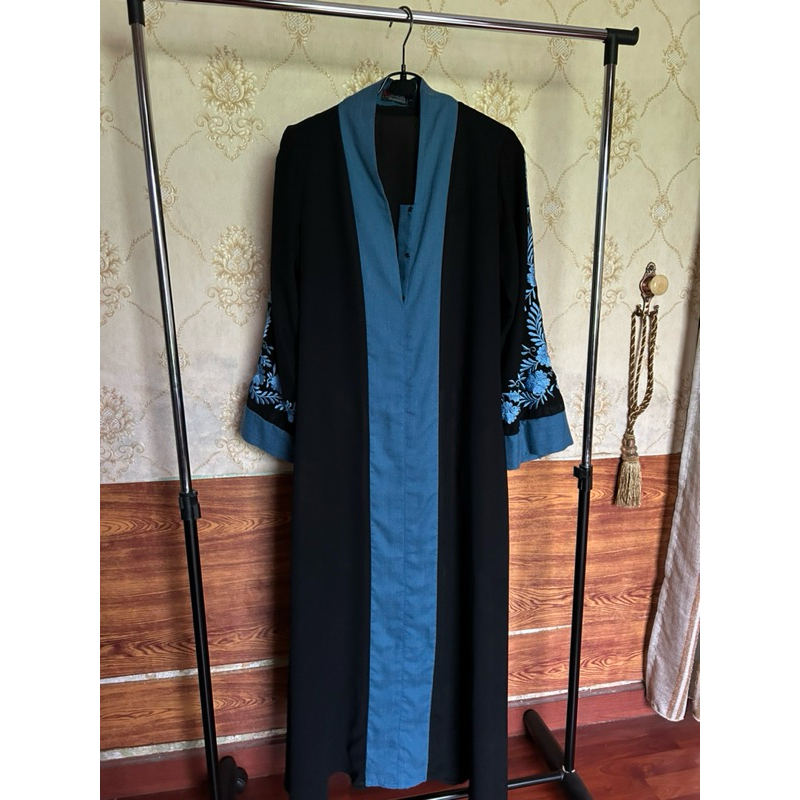 Preloved SET abaya malikah qatary abaya series dengan khimar