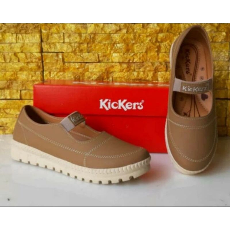 [PRELOVED] - Sepatu Flat Wanita Kickers