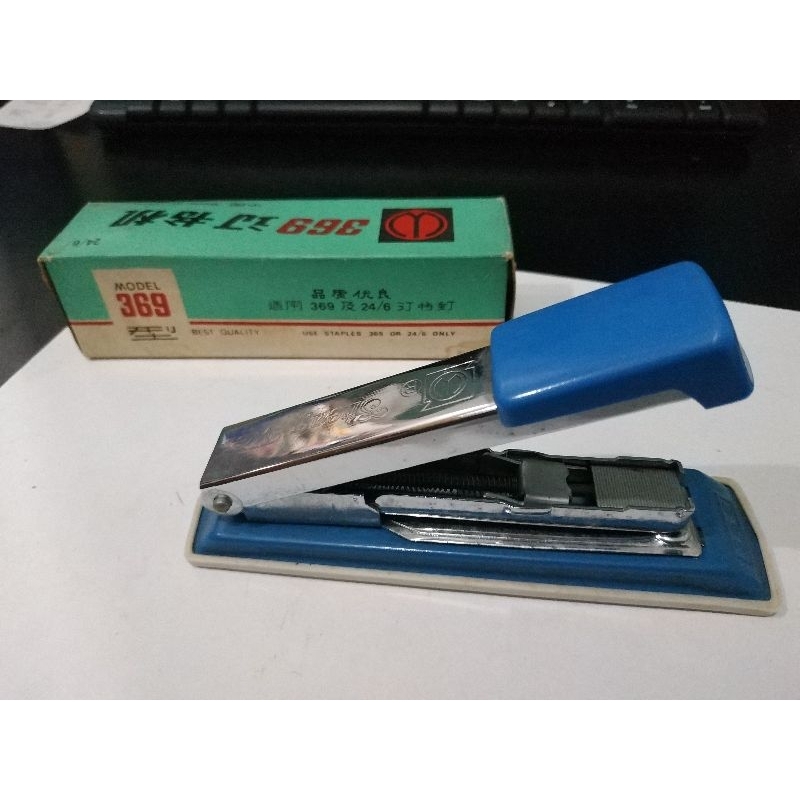 

staples besar 369