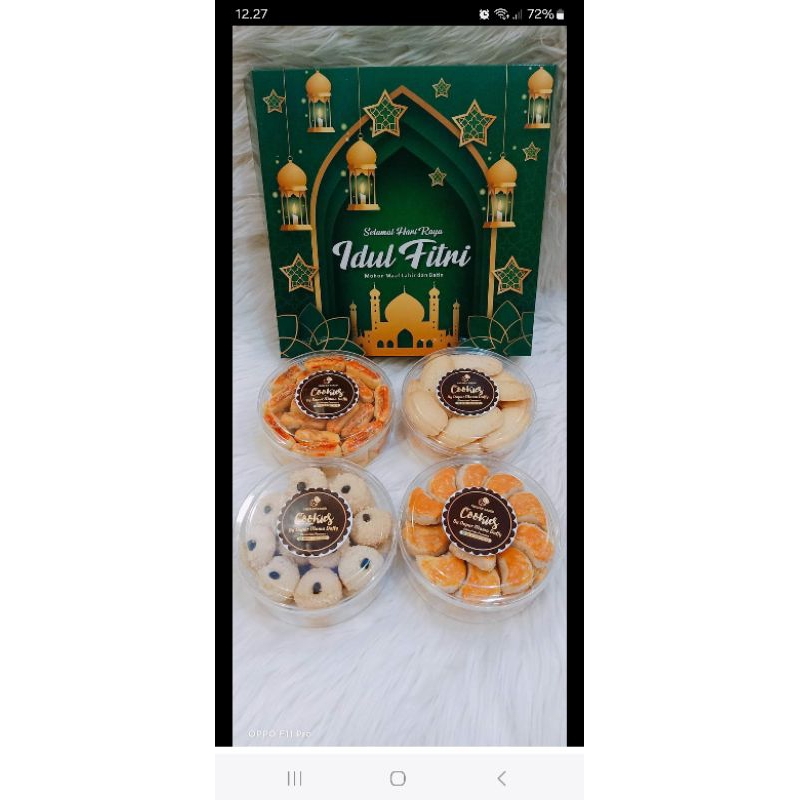 

parcel kue lebaran dengan isi 4 varian