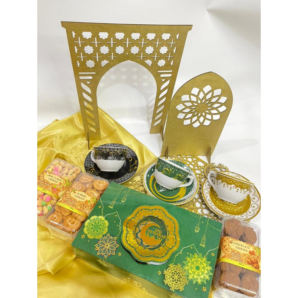 

HAMPERS PREMIUM LEBARAN SLIDING COOKIES + CANGKIR SET 3 PILIHAN WARNA