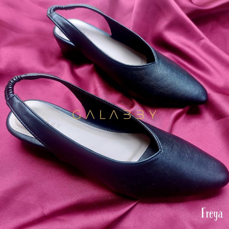 Sepatu Kerja Wanita Heels Hak 3cm Hitam - Freya