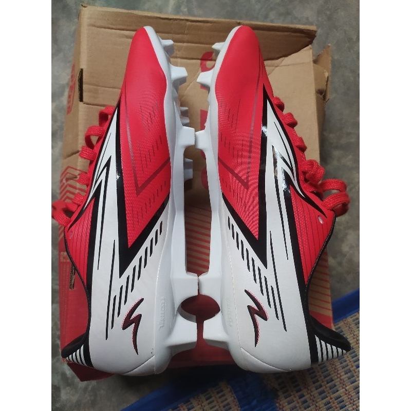 sepatu bola hyperspeed 1.5
