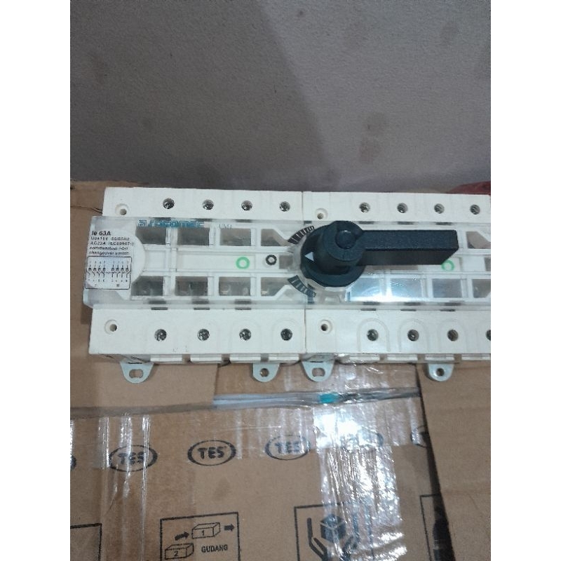 COS SOCOMEC VM1 OHM SAKLAR 4P 63A