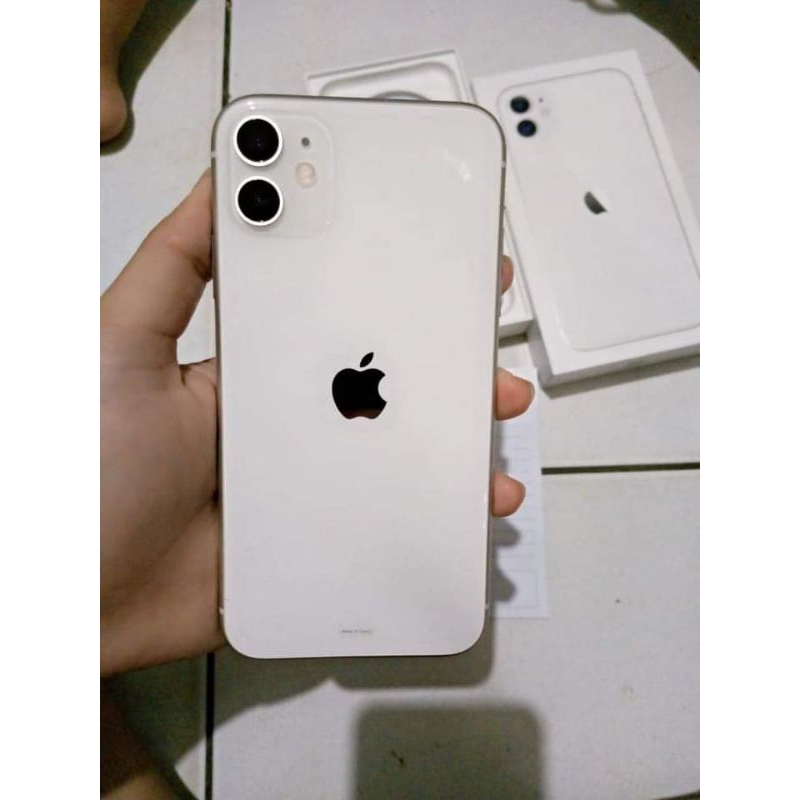 handphone iphone 11