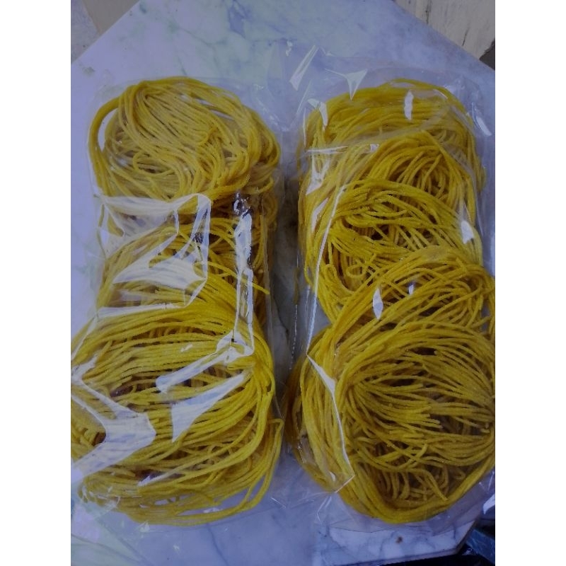 

KERUPUK SINGKONG MIE KUNING MENTAH SIAP GORENG KEMASAN 500 GRAM GURIH RENYAH