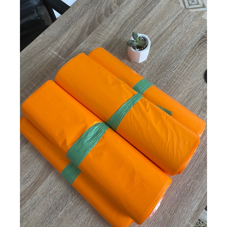 

Raih diskon spesial sebelum habis Plastik Polymailer LDPE 25 x 4 cm packing baju tebal kantong plastik packing olshop perekat termurah