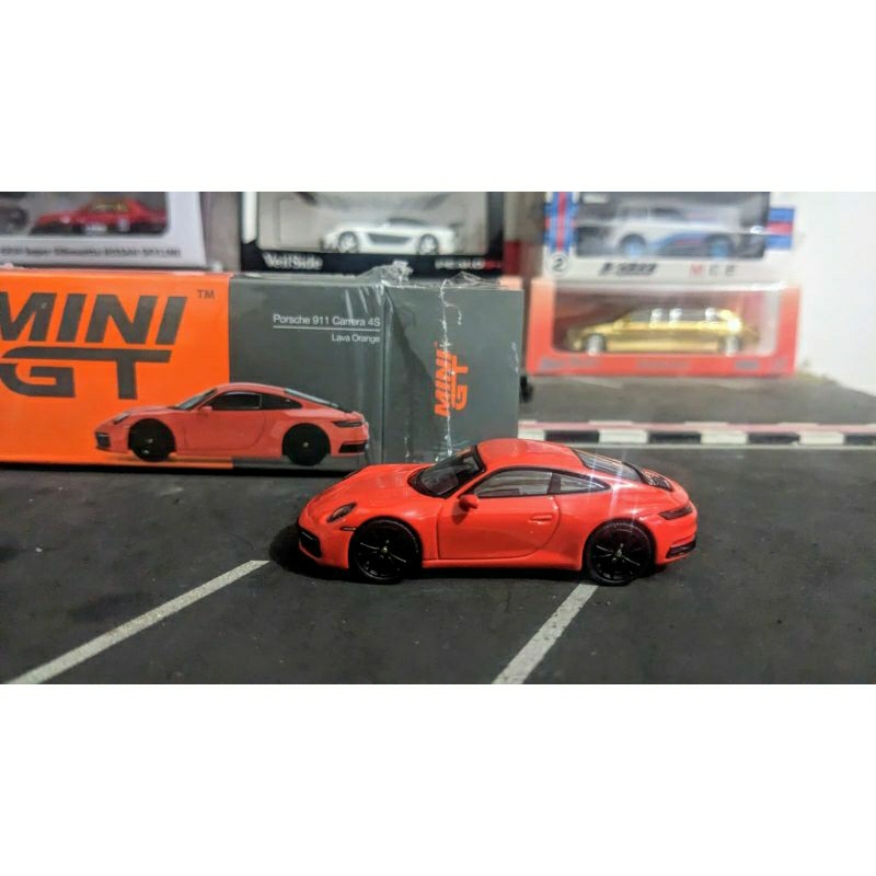 Diecast Mini GT Porsche 911 Carrera 4S Lava Orange no 371
